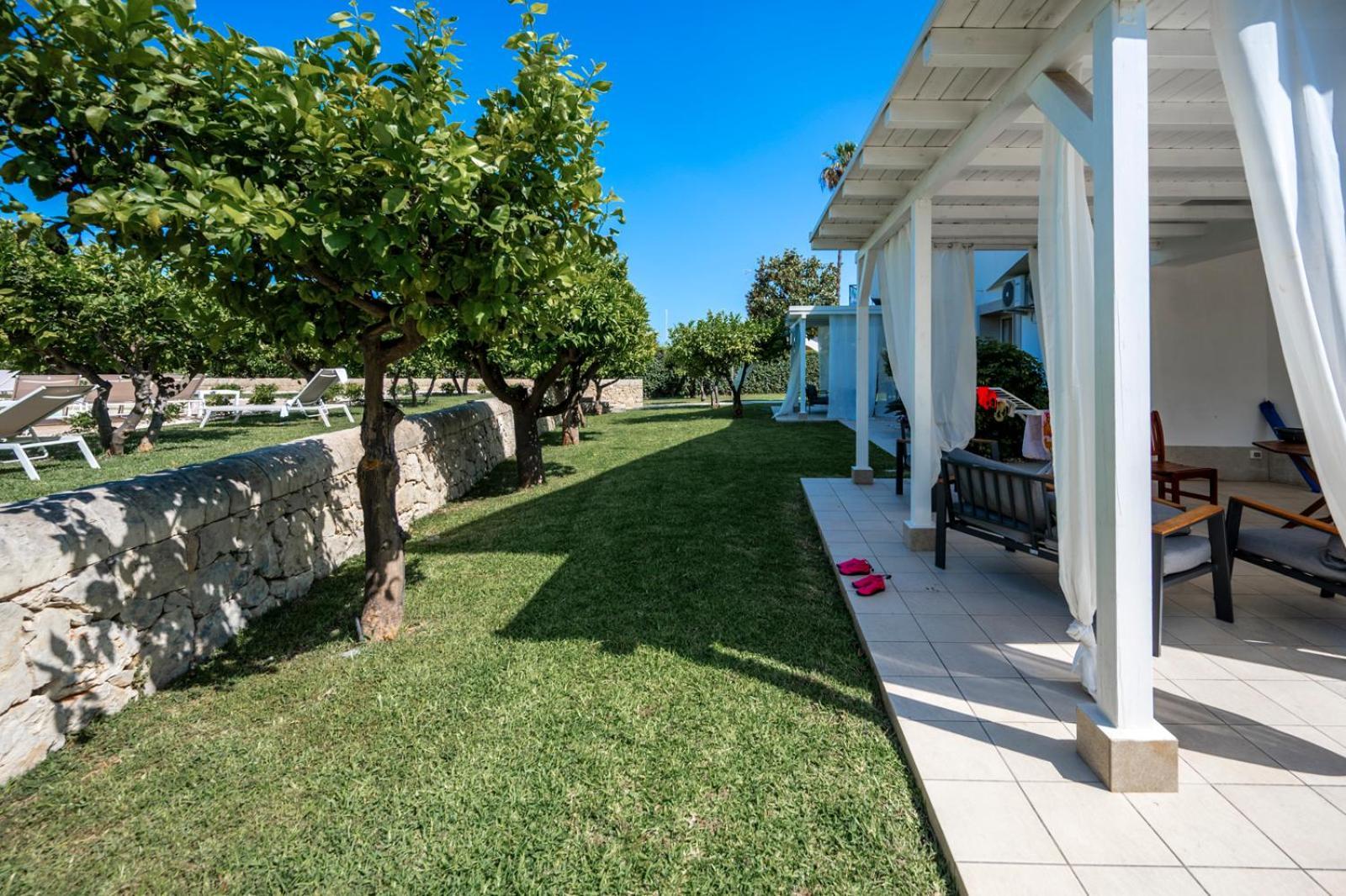 Villa Venera Fontane Bianche Charme Apartments Экстерьер фото