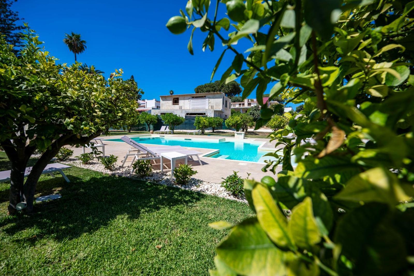 Villa Venera Fontane Bianche Charme Apartments Экстерьер фото